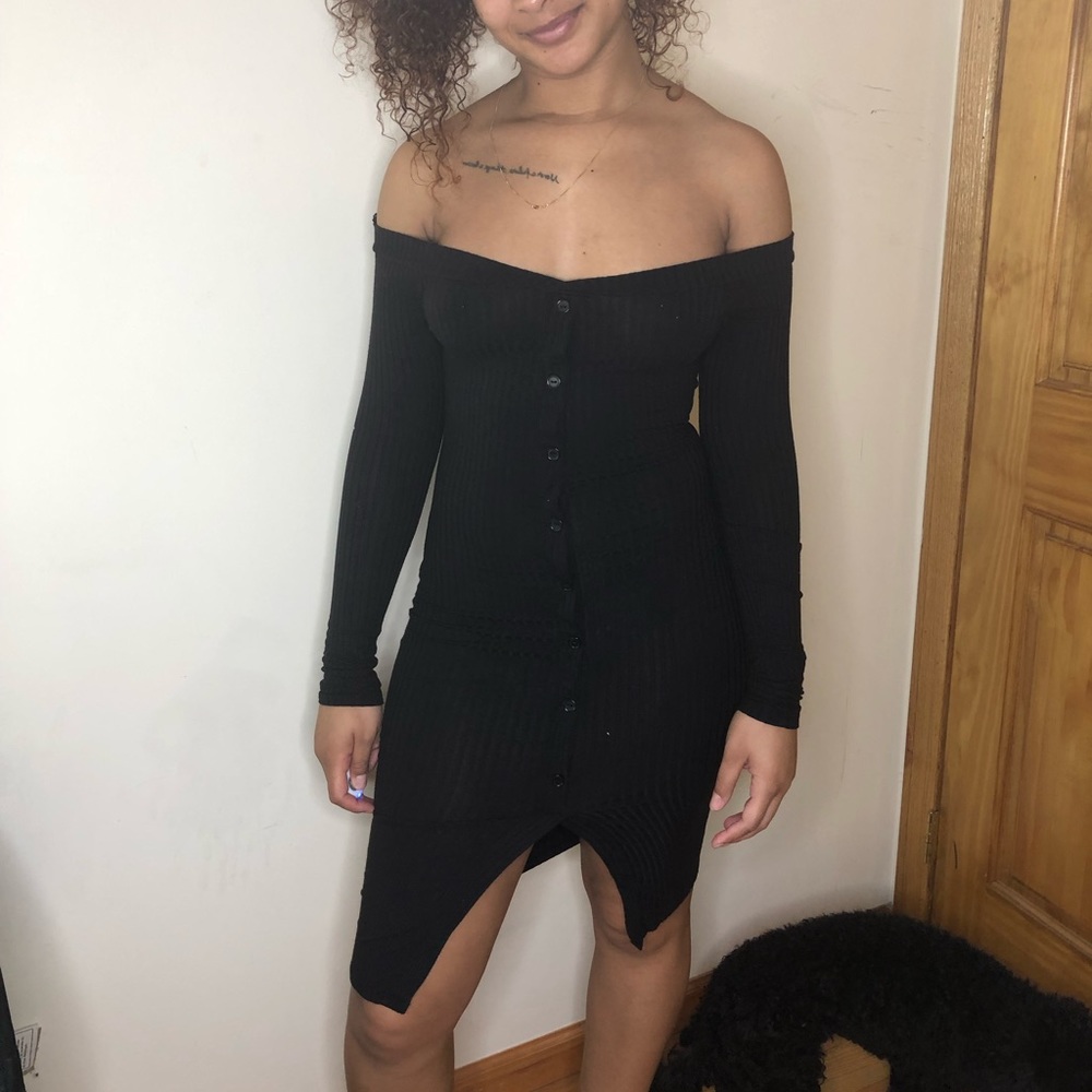 Off-the-shoulder long sleeve dress